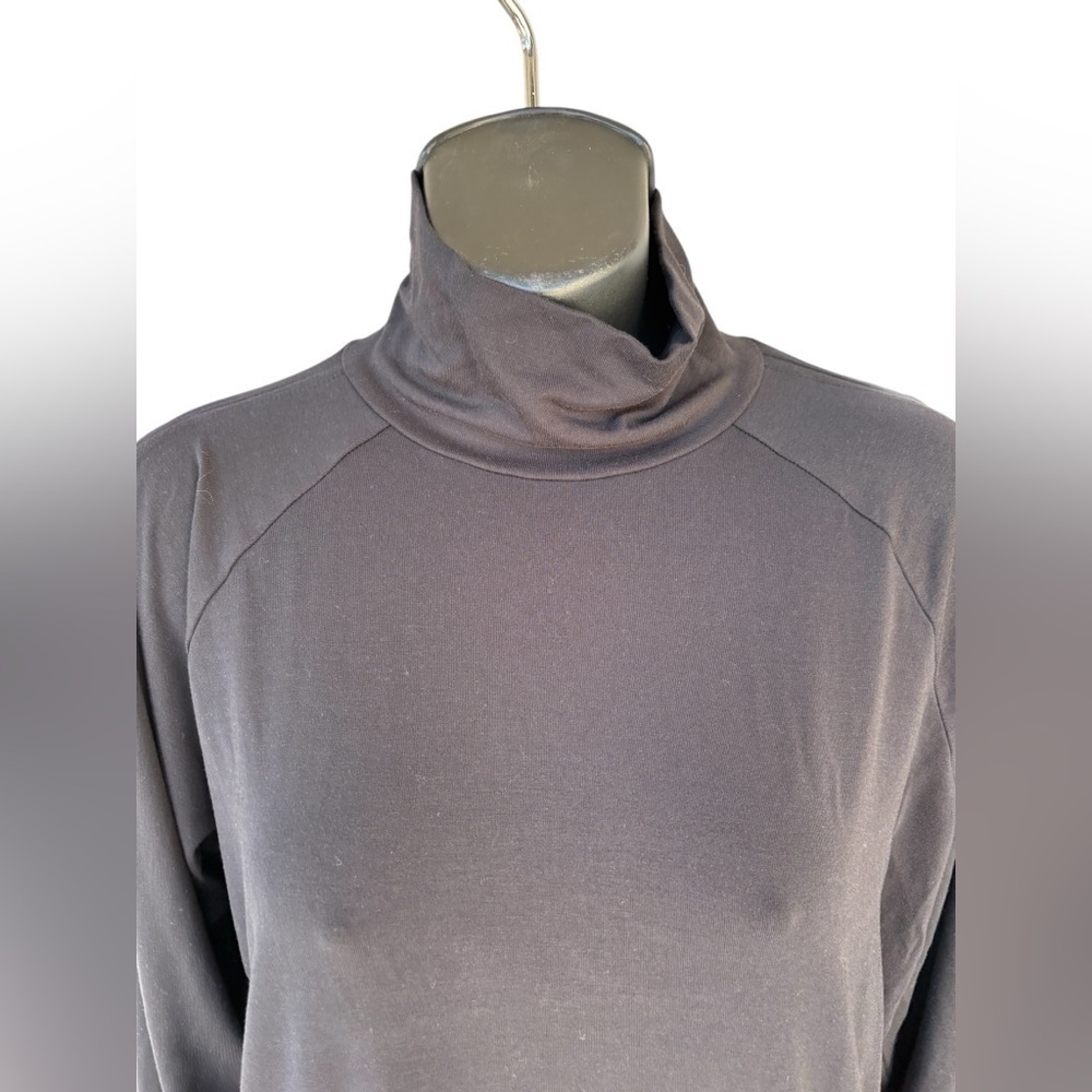 Athleta women’s cold shoulder turtleneck long sleeve black top size M preloved - Picture 9 of 11